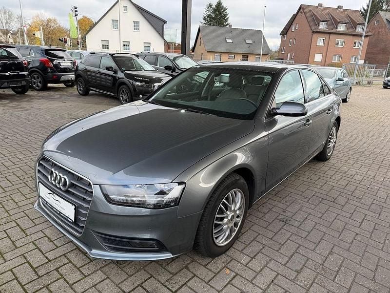 Gebraucht Audi A4 Attraction 170 PS (125 kW) 2013 Grau Limousine