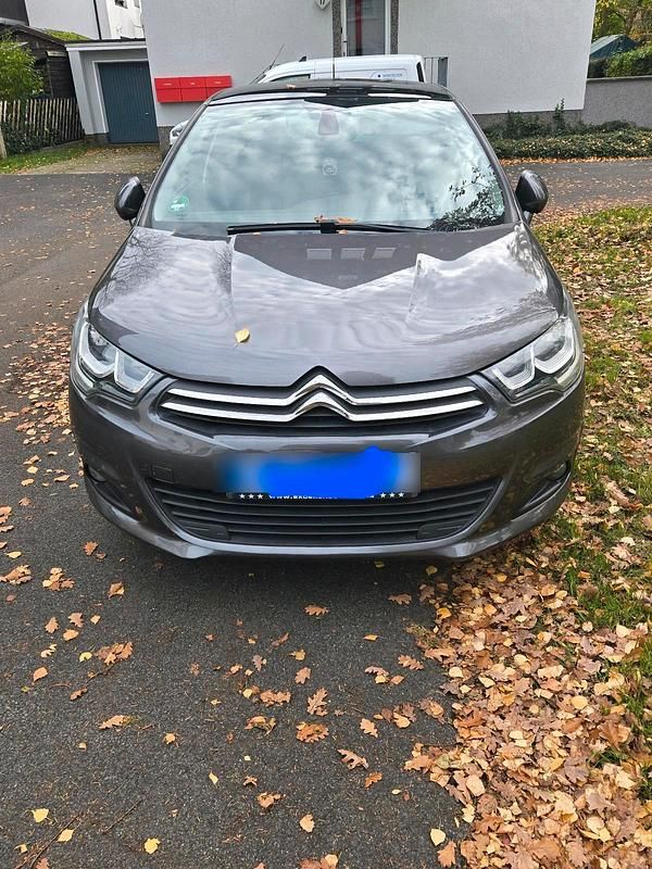 Grau Gebraucht 2016 Citroën C4 Limousine | 7.900 € (Etwas zu teuer) - Bild 1/4