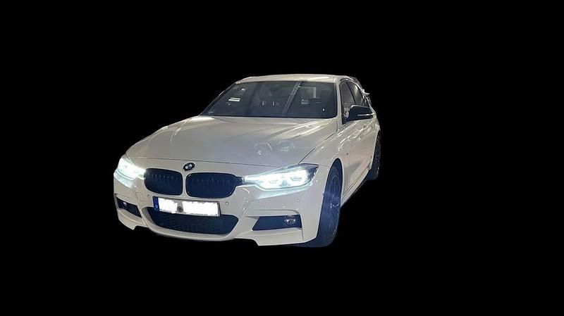 Weiß Gebraucht 2017 BMW 330 M Sport Limousine | 22.100 € (Fairer Preis) - Bild 1/4