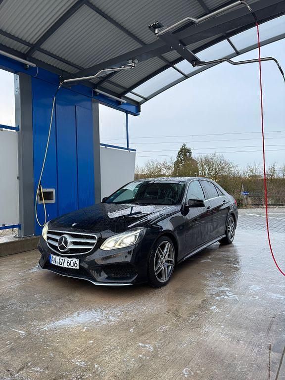 Gebraucht Mercedes E350 Avantgarde 258 PS (189 kW) 2016 Schwarz Limousine