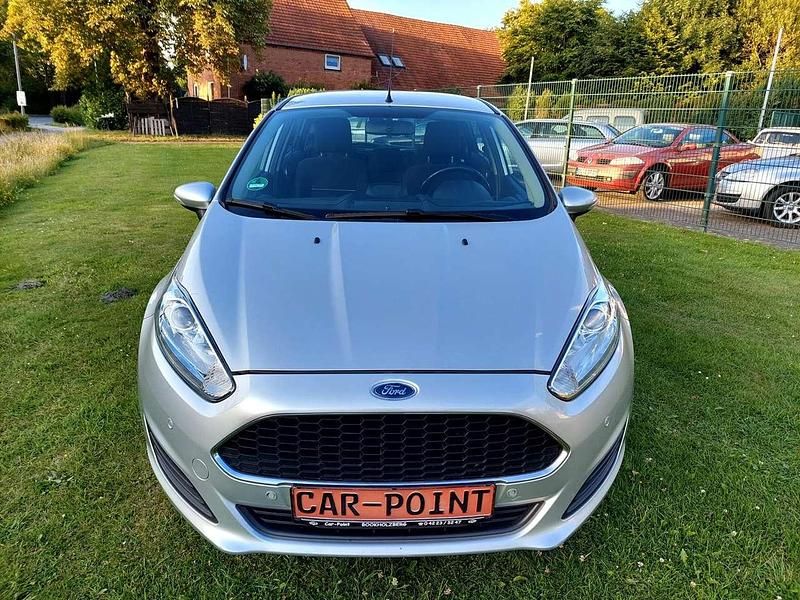 Gebraucht Ford Fiesta Trend 80 PS (58 kW) 2017 Polarsilber metallic Kleinwagen