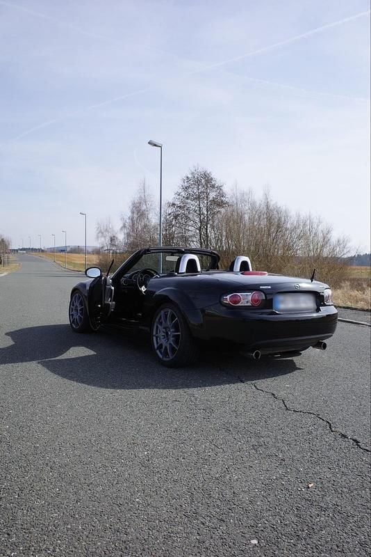Gebraucht Mazda MX5 126 PS (92 kW) 2005 Schwarz Cabrio