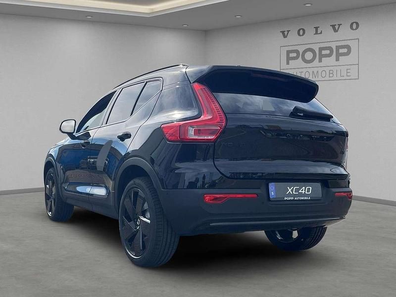 Neu Volvo XC40 Plus 163 PS (119 kW) 2026 Onyx black SUV