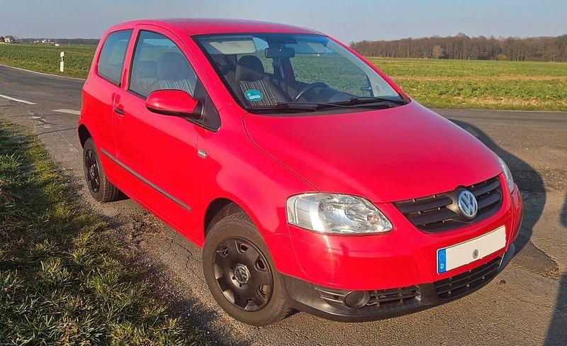 Gebraucht VW Fox 54 PS (39 kW) 2006 Rot Kleinwagen