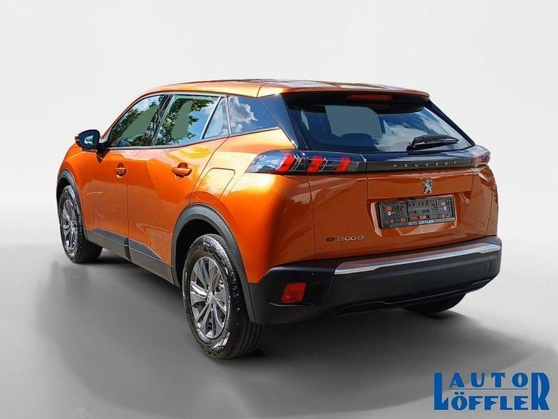 Gebraucht Peugeot e-2008 Active 100 kW (136 PS) 2021 Orange SUV