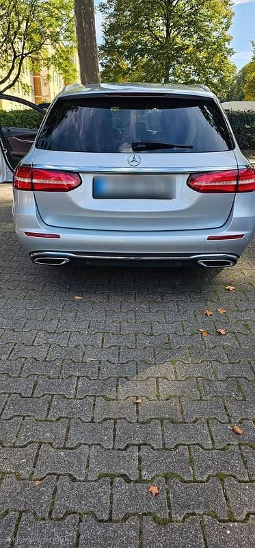 Silber Gebraucht 2017 Mercedes 220 Kombi | 18.800 € (Guter Preis) - Bild 1/4