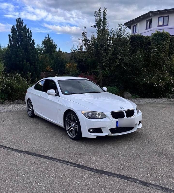 Gebraucht BMW 320 M Sport 200 PS (147 kW) 2011 Weiß Coupé