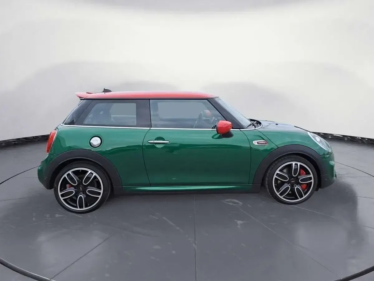 Gebraucht Mini John Cooper Works Sport 231 PS (169 kW) 2020 British racing green meta Kleinwagen