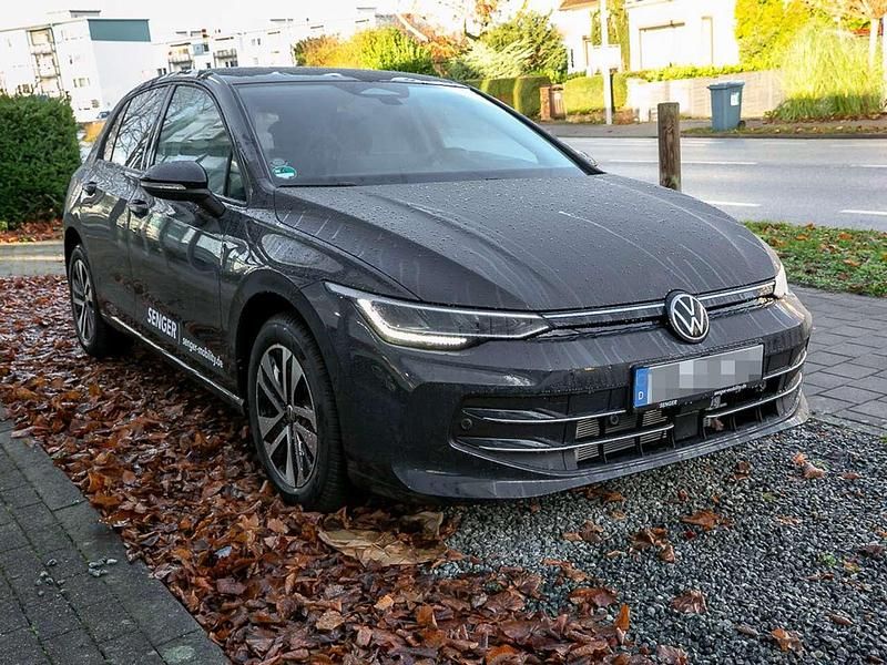 Gebraucht VW Golf VIII 116 PS (85 kW) 2025 Uranograu Limousine