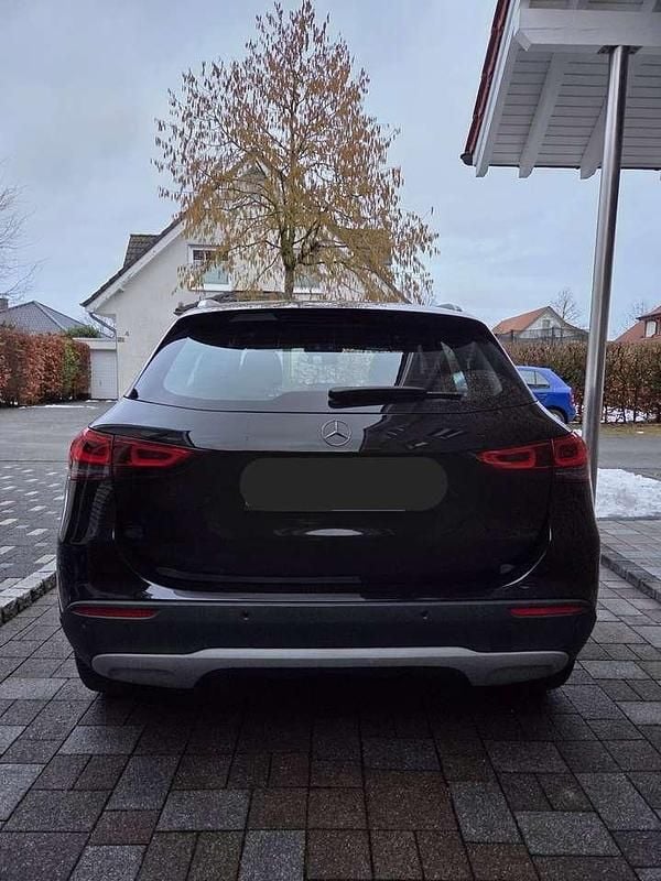 Gebraucht Mercedes GLA200 163 PS (119 kW) 2022 SUV