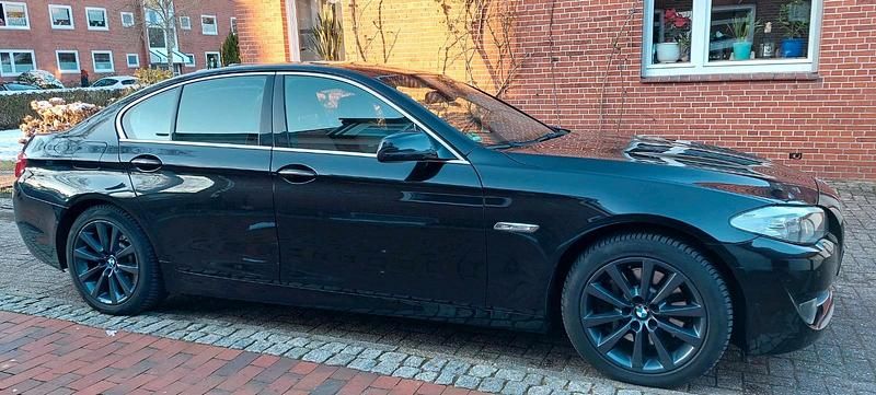 Gebraucht BMW 525 150 PS (110 kW) 2011 Schwarz Limousine