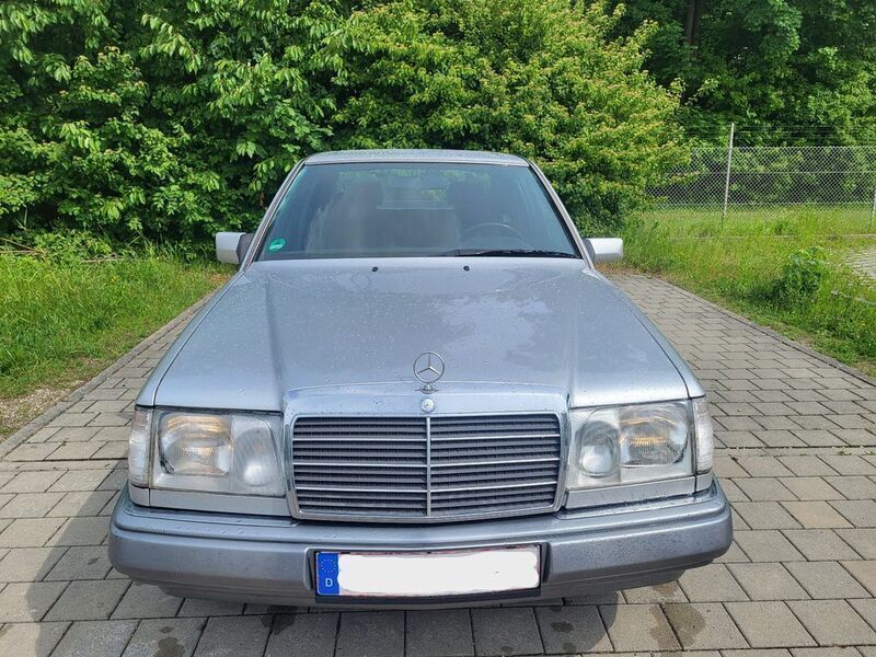 Gebraucht Mercedes E220 150 PS (110 kW) 1994 Limousine