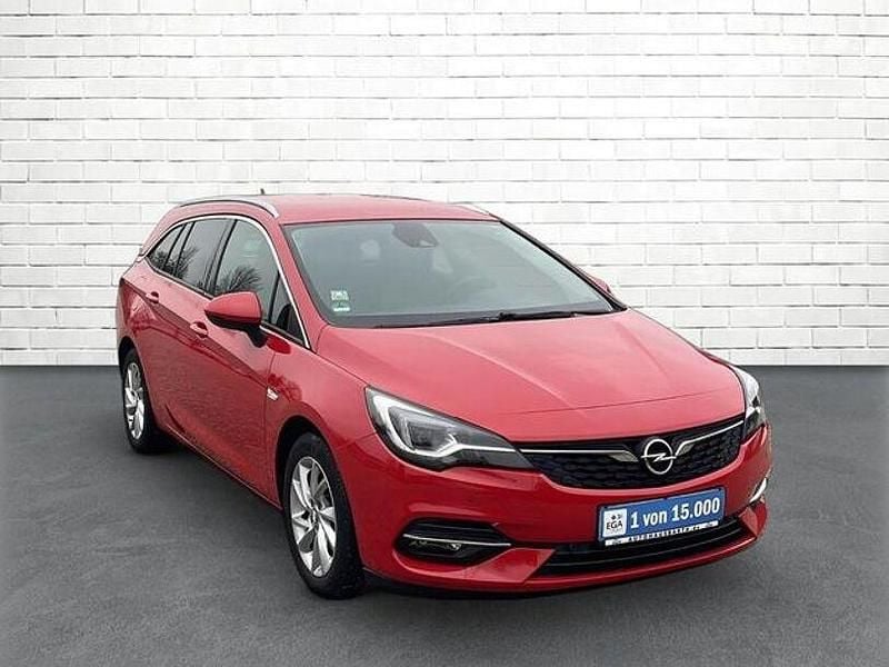 Gebraucht Opel Astra Basis 131 PS (96 kW) 2021 Rot Kombi