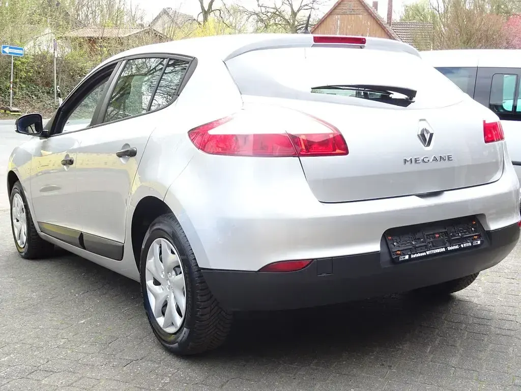 Używany Renault Mégane 101 KM (74 kW) 2012 Szary Sedan/Limuzyna