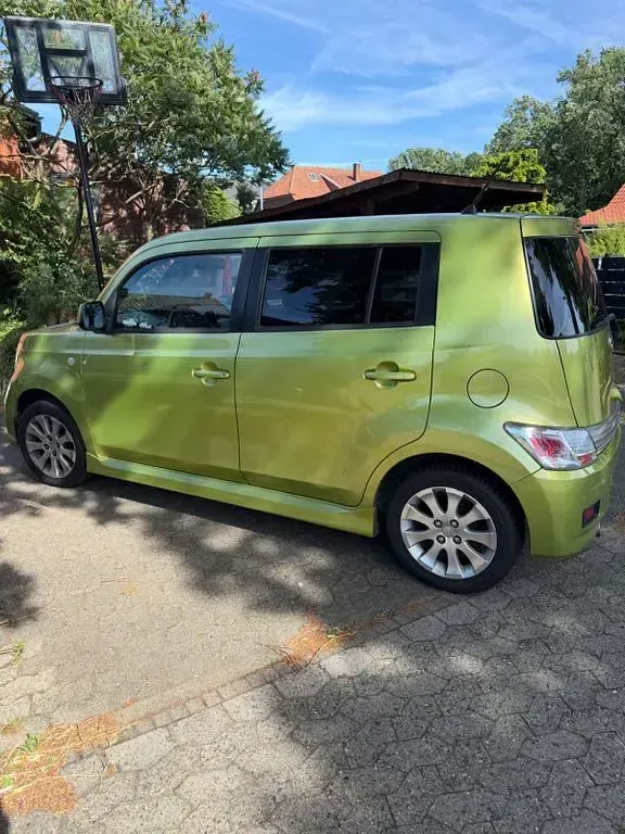 Gebraucht Daihatsu Materia 91 PS (66 kW) 2008 Grün Van / Kleinbus