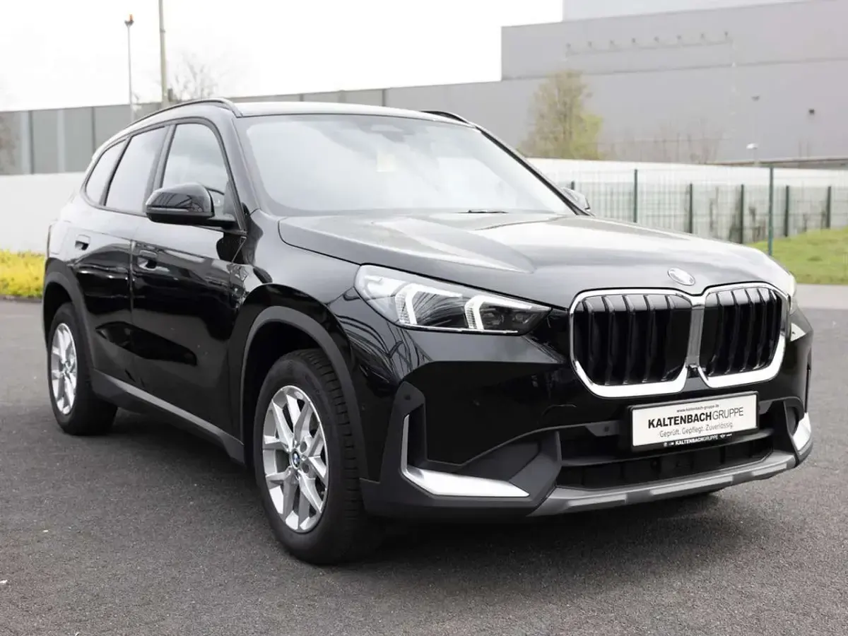 Gebraucht BMW X1 Sport Line 163 PS (119 kW) 2023 Schwarz SUV