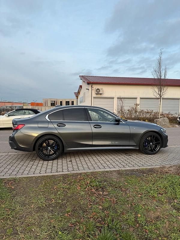 Gebraucht BMW 330e M Sport 292 PS (214 kW) 2019 Grau Limousine