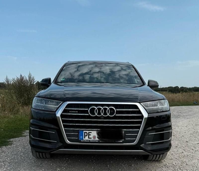 Schwarz Gebraucht 2016 Audi Q7 SUV | 29.900 € (Fairer Preis) - Bild 1/4