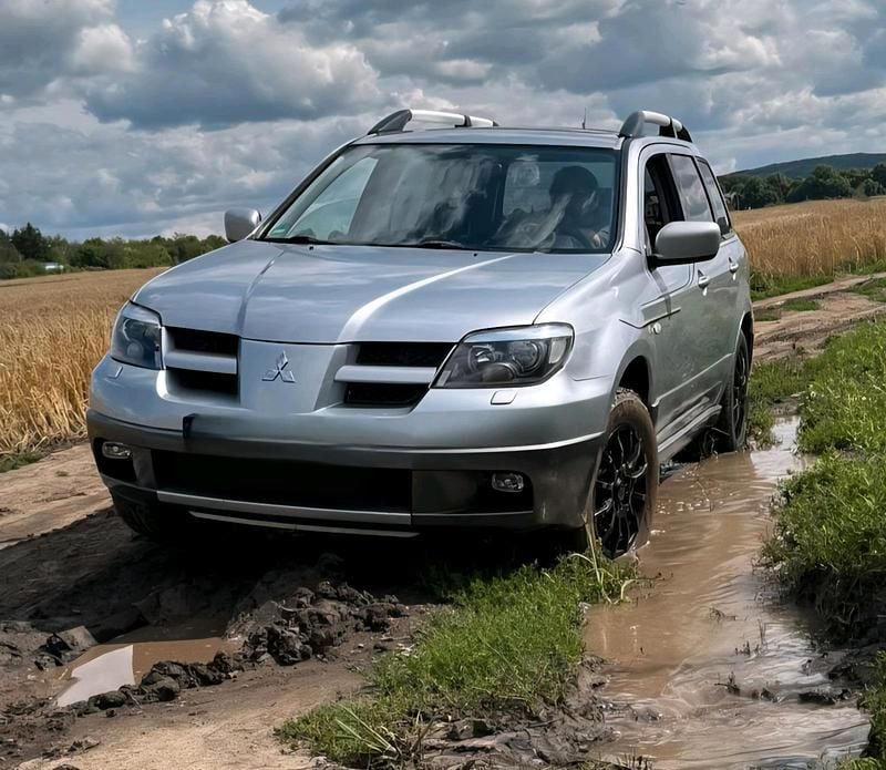 Silber Gebraucht 2004 Mitsubishi Outlander SUV | 3.999 € (Guter Preis) - Bild 1/4