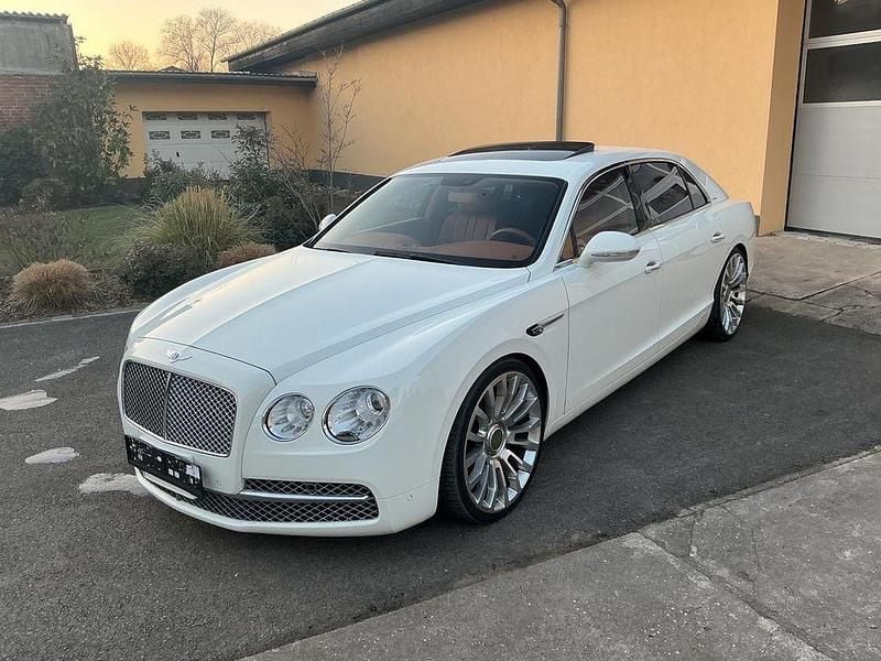 Gebraucht Bentley Flying Spur 575 PS (422 kW) 2014 Weiß Limousine