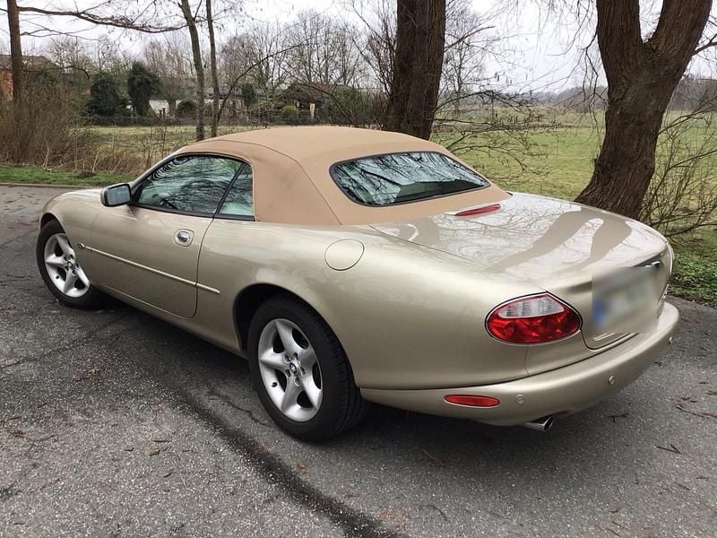 Gebraucht Jaguar XK 284 PS (208 kW) 2001 Gold Cabrio