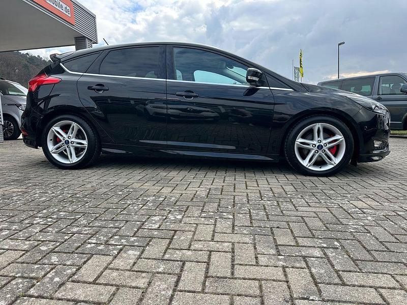 Gebraucht Ford Focus Titanium 182 PS (133 kW) 2018 Schwarz Limousine