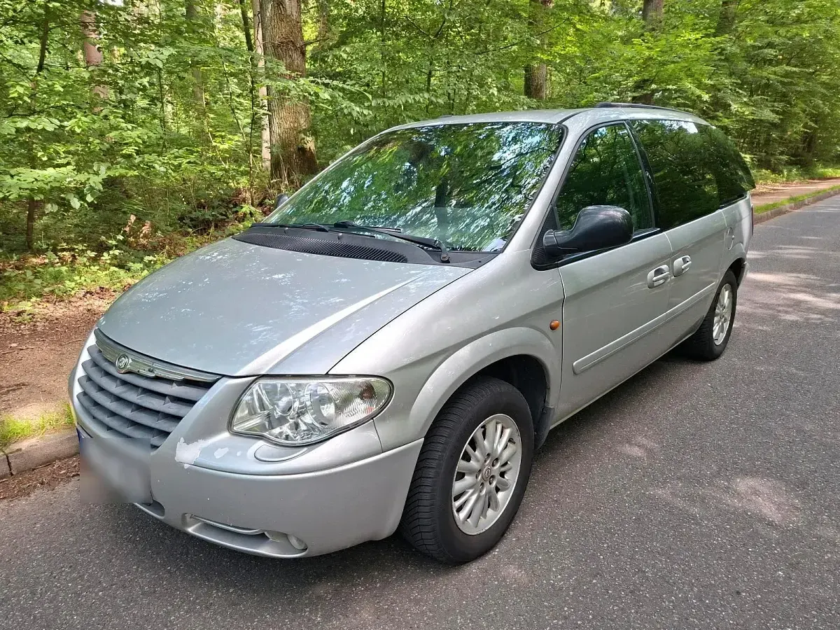 Gebraucht Chrysler Voyager 150 PS (110 kW) 2004 Silber Van / Kleinbus