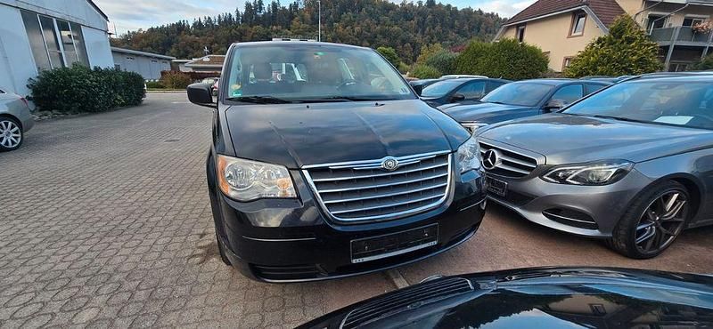 Schwarz Gebraucht 2010 Chrysler Grand Voyager Van / Kleinbus | 2.700 € (Fairer Preis) - Bild 1/4