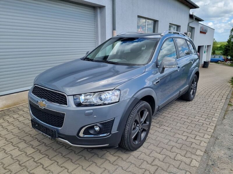 Grau Gebraucht 2014 Chevrolet Captiva LTZ SUV | 9.500 € (Fairer Preis) - Bild 1/4