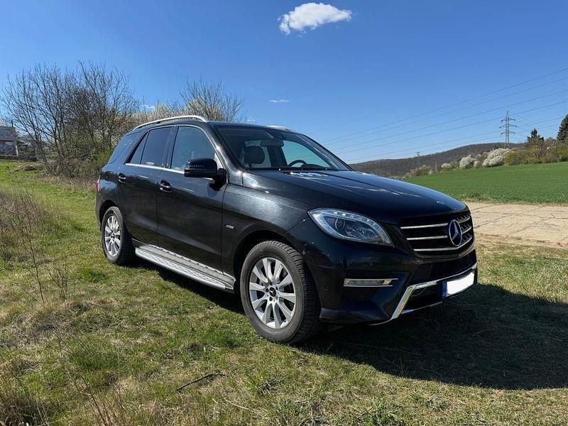 Gebraucht Mercedes ML350 258 PS (189 kW) 2012 Schwarz SUV