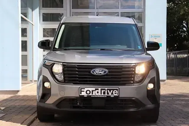 Gebraucht Ford Transit Limited 101 PS (74 kW) 2024 Silber Limousine