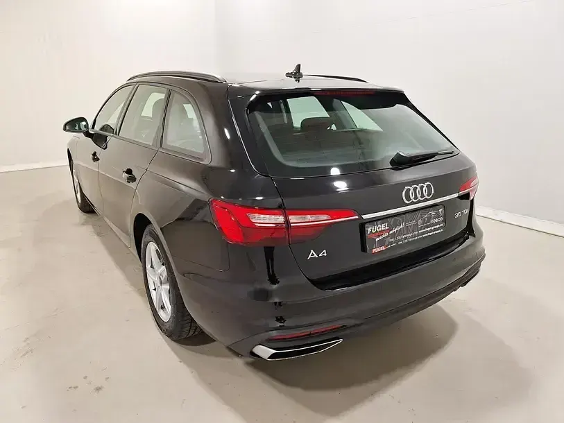 Occasion Audi A4 Ambiente 163 ch (119 kW) 2023 Noir Berline
