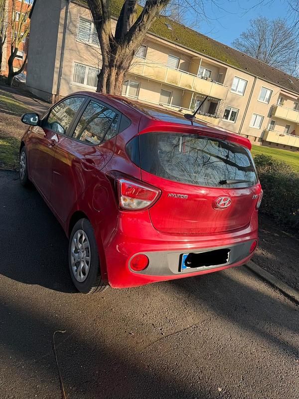Gebraucht Hyundai i10 67 PS (49 kW) 2018 Rot Kleinwagen