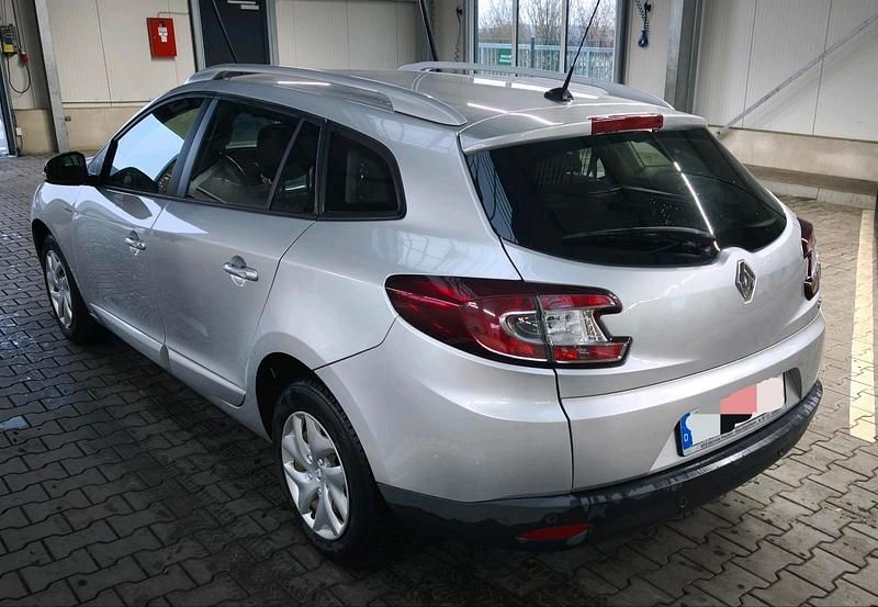 Gebraucht Renault Mégane GrandTour LIMITED 107 PS (78 kW) 2015 Silber Kombi
