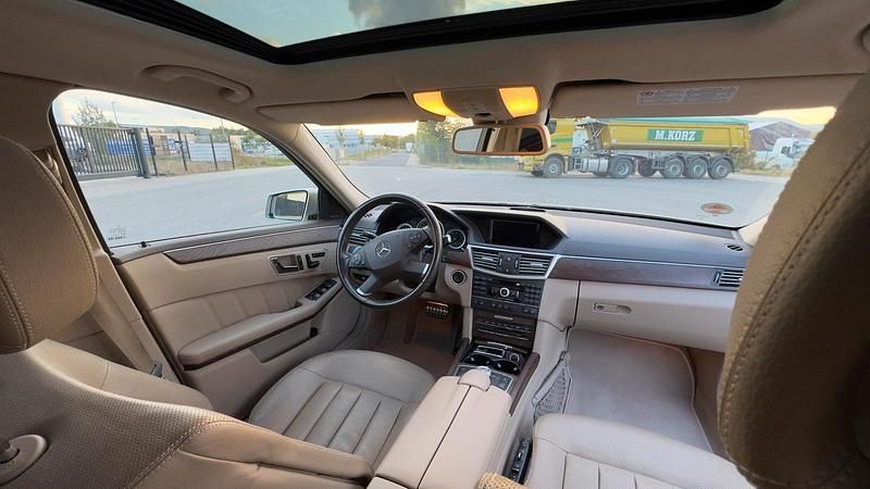 Gebraucht Mercedes E500 388 PS (285 kW) 2009 Beige Limousine