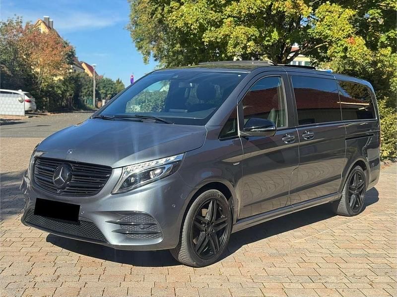 Grau Gebraucht 2019 Mercedes V250 Avantgarde Van / Kleinbus | 38.900 € (Superpreis) - Bild 1/4