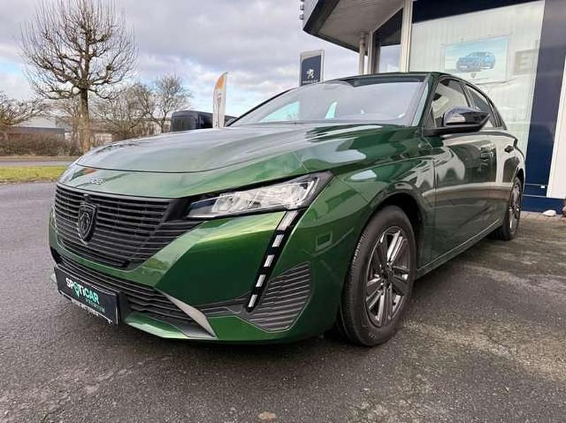 Grün Gebraucht 2023 Peugeot 308 Active Kleinwagen | 19.990 € (Fairer Preis) - Bild 1/1