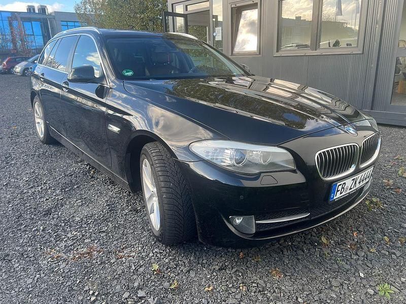Schwarz Gebraucht 2012 BMW 530 Kombi | 9.100 € (Superpreis) - Bild 1/4
