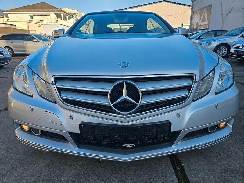 Second-hand Mercedes E200 184 CP (135 kW) 2011 Argintiu Cabrio