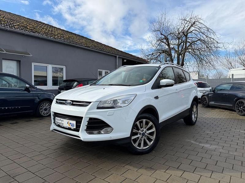 Gebraucht Ford Kuga Titanium 150 PS (110 kW) 2016 Weiß SUV