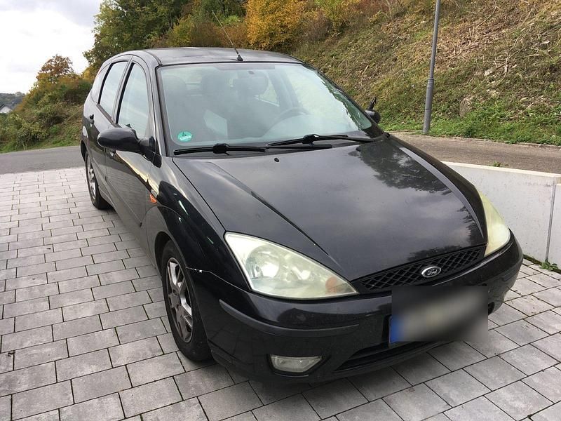 Schwarz Gebraucht 2004 Ford Focus Limousine | 500 € (Superpreis) - Bild 1/4