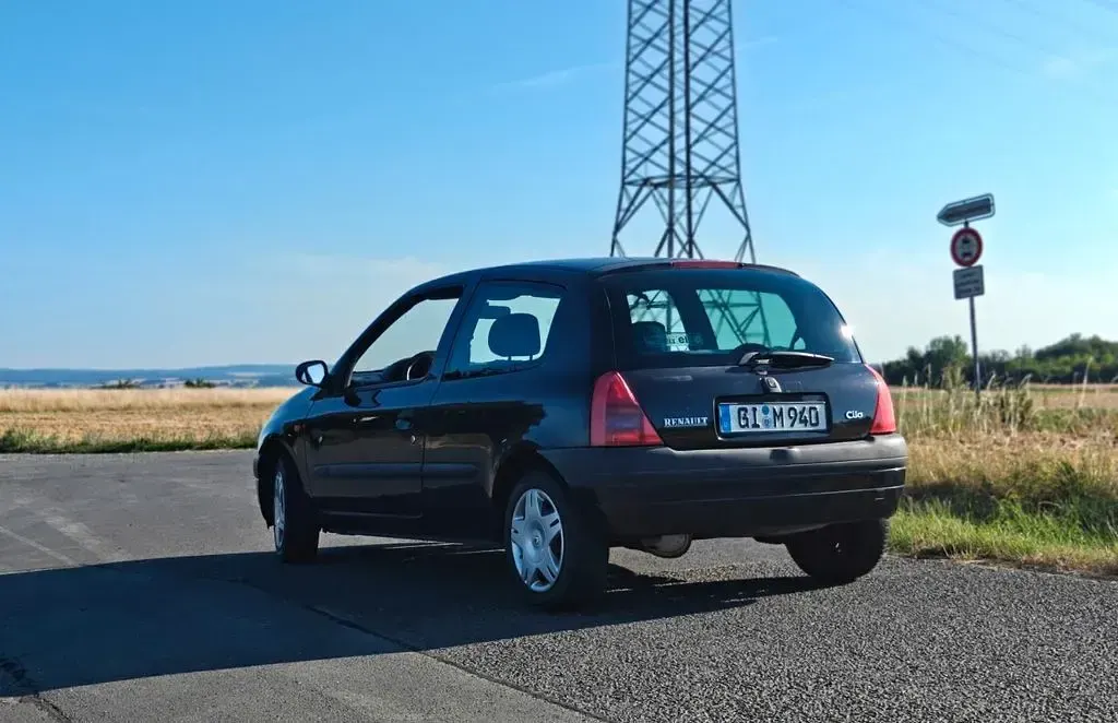 Gebraucht Renault Clio 75 PS (55 kW) 1999 Schwarz Limousine