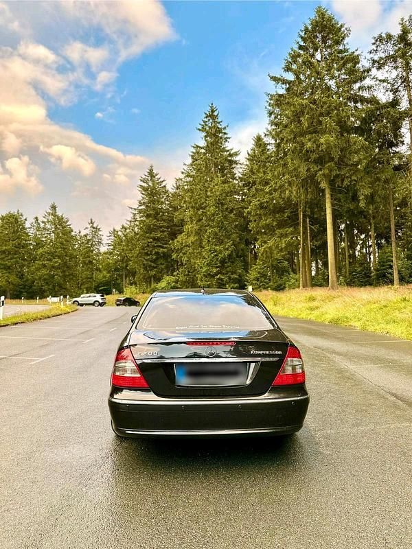 Gebraucht Mercedes E200 Avantgarde 184 PS (135 kW) 2007 Schwarz Limousine