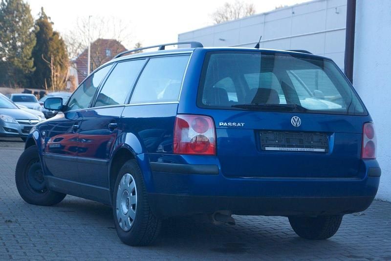 Gebraucht VW Passat Comfortline 102 PS (75 kW) 2001 Blau Kombi