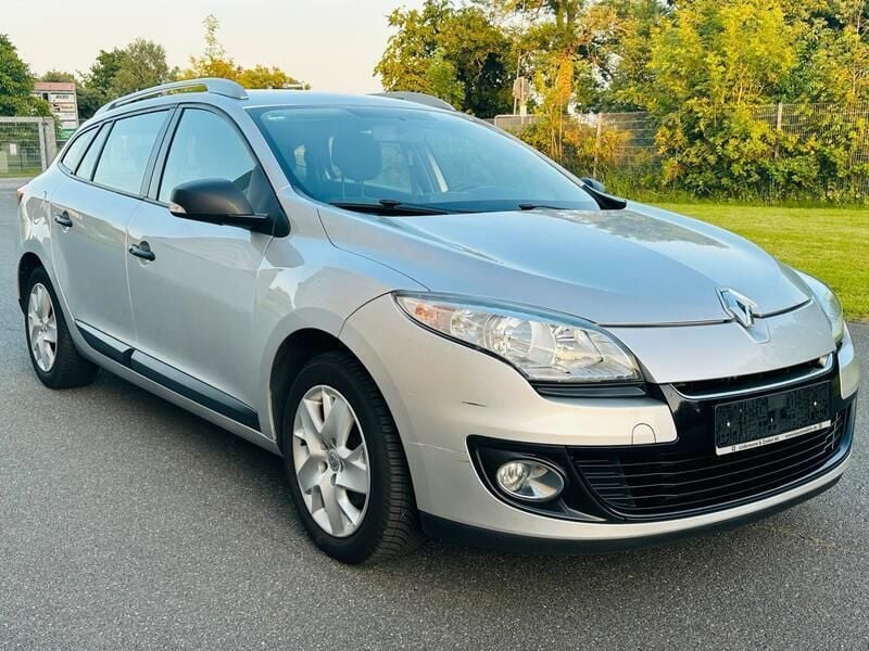 Silber Gebraucht 2013 Renault Mégane GrandTour Kombi | 4.300 € (Superpreis) - Bild 1/4