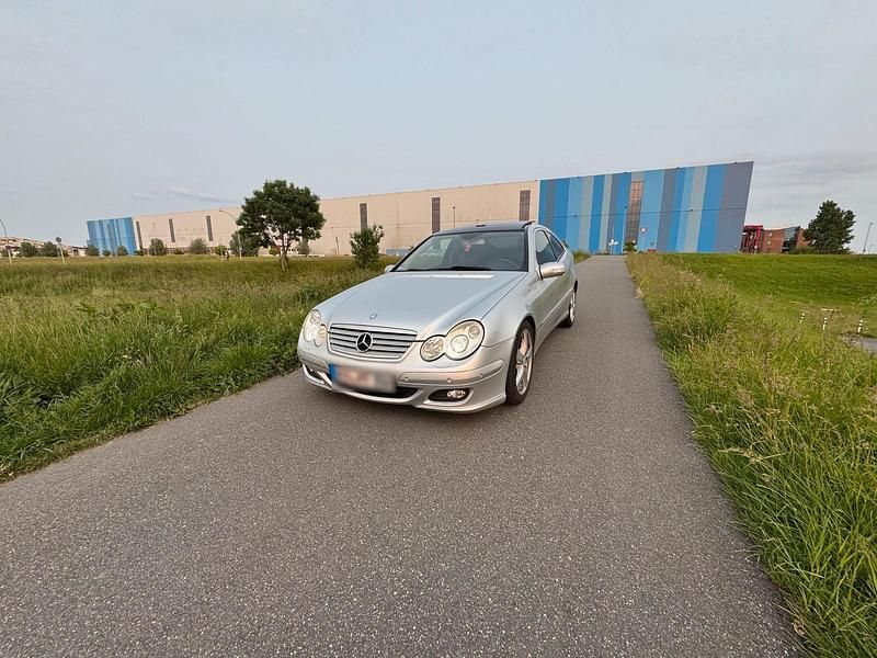 Gebraucht Mercedes C350 272 PS (200 kW) 2005 Silber Coupé