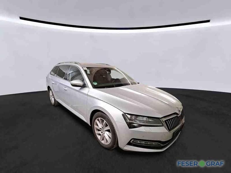 Gebraucht Skoda Superb Style 200 PS (147 kW) 2022 Brillantsilber metallic Kombi