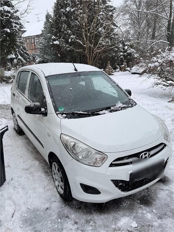 Weiß Gebraucht 2011 Hyundai i10 Kleinwagen | 2.790 € (Fairer Preis) - Bild 1/4