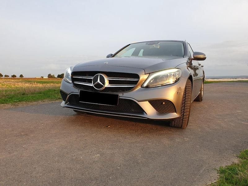 Gebraucht Mercedes C200 Avantgarde 160 PS (117 kW) 2019 Grau Limousine