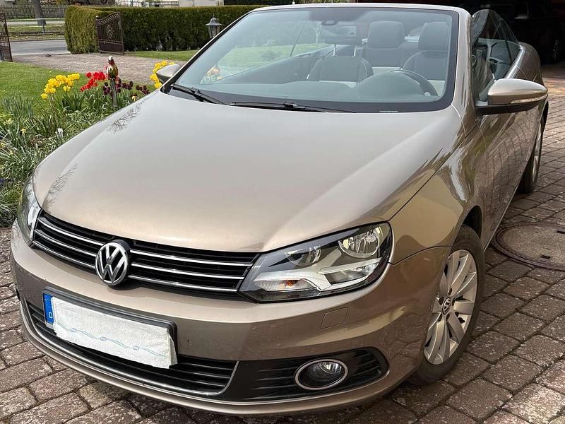 Second-hand VW Eos 140 CP (102 kW) 2015 Auriu Cabrio